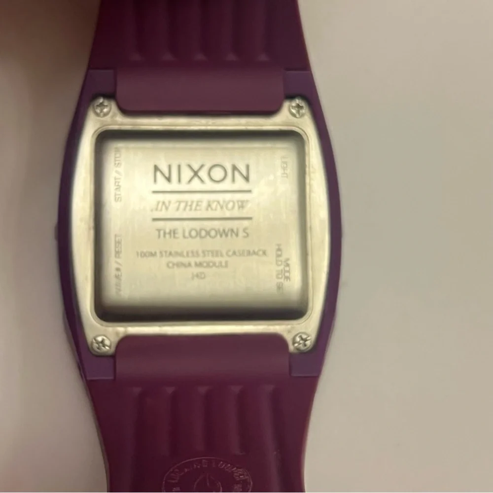 Nixon Small Lodown‎ II Tide (like new, brand new batteries)